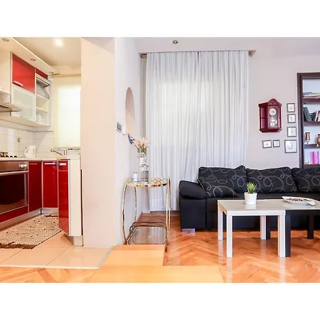No.5 Apartment
